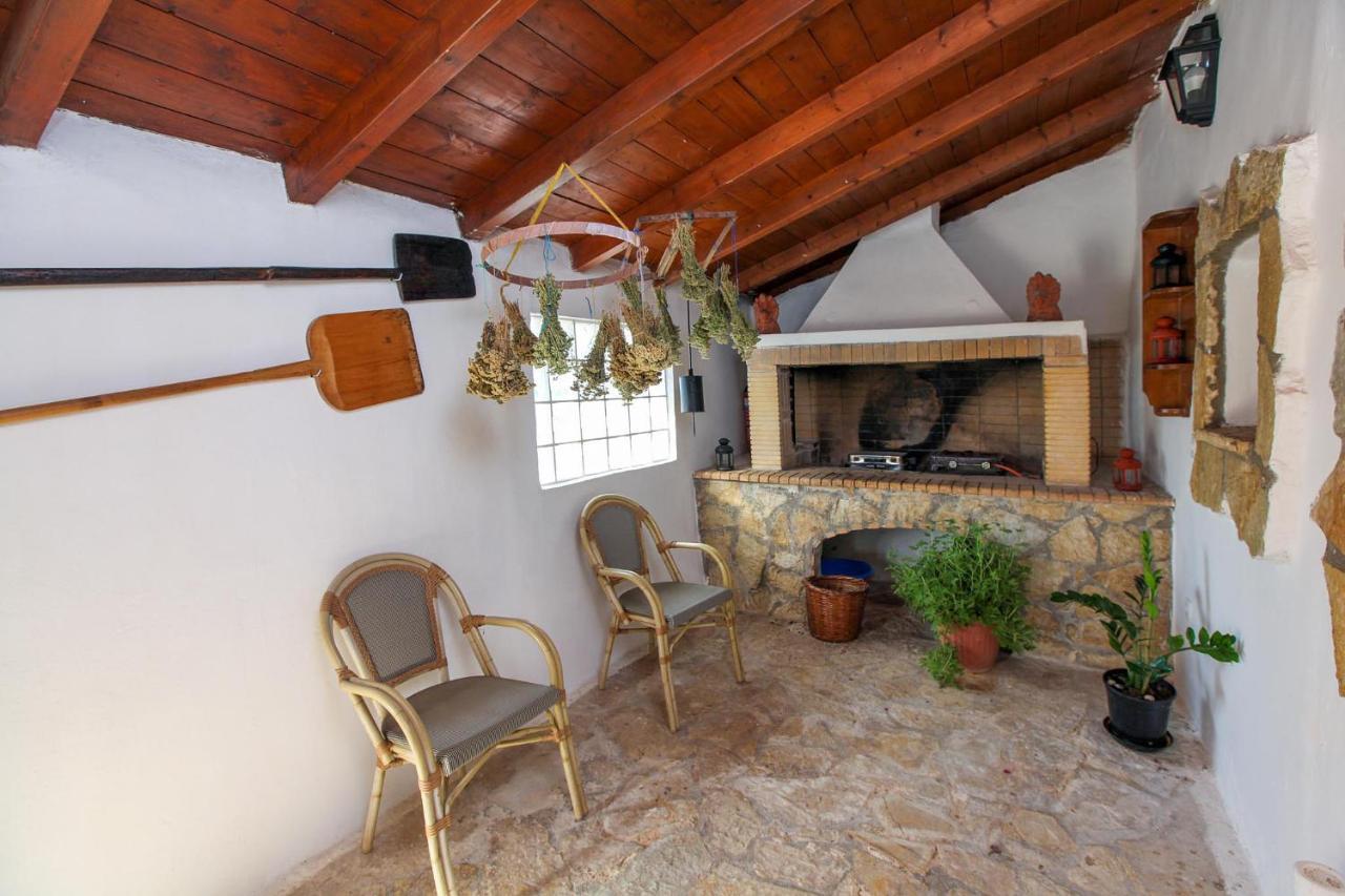 Traditional Guesthouse Asimakis Anifion Exterior photo
